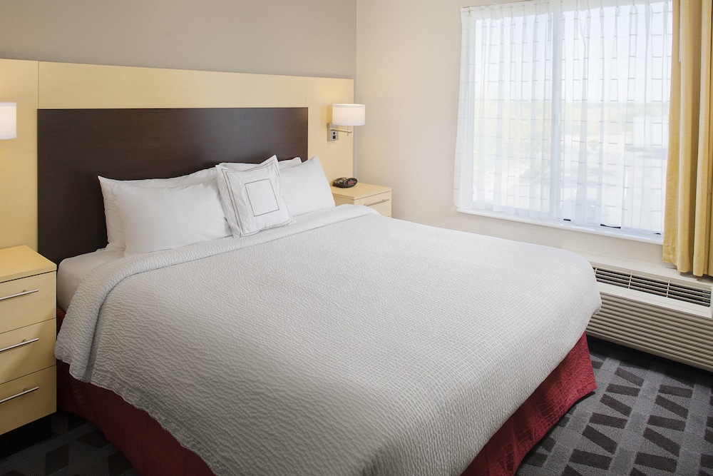 Suite, 2 Bedrooms - Photo 2