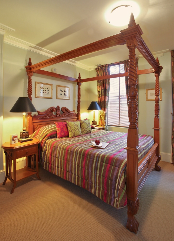 Double Room (Four Poster)