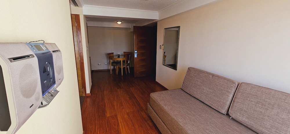 Superior Studio Suite - Photo 8