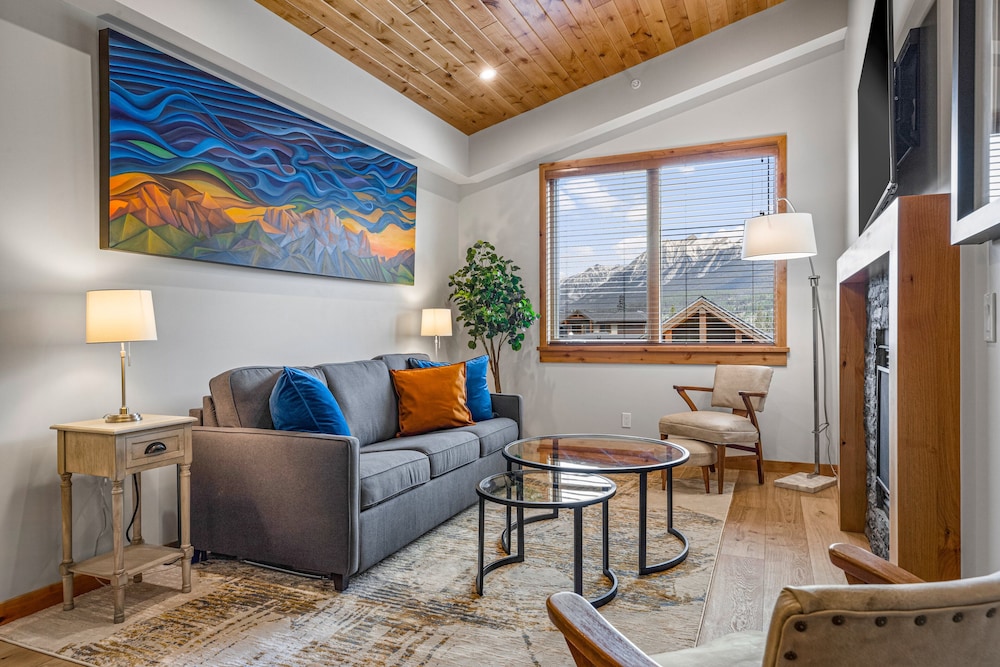 T403A One Bedroom Elevated Condo