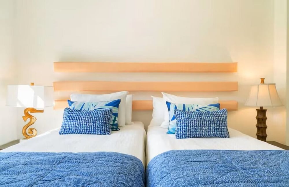 3 Bedroom Oceanfront Grande Villa photo 2