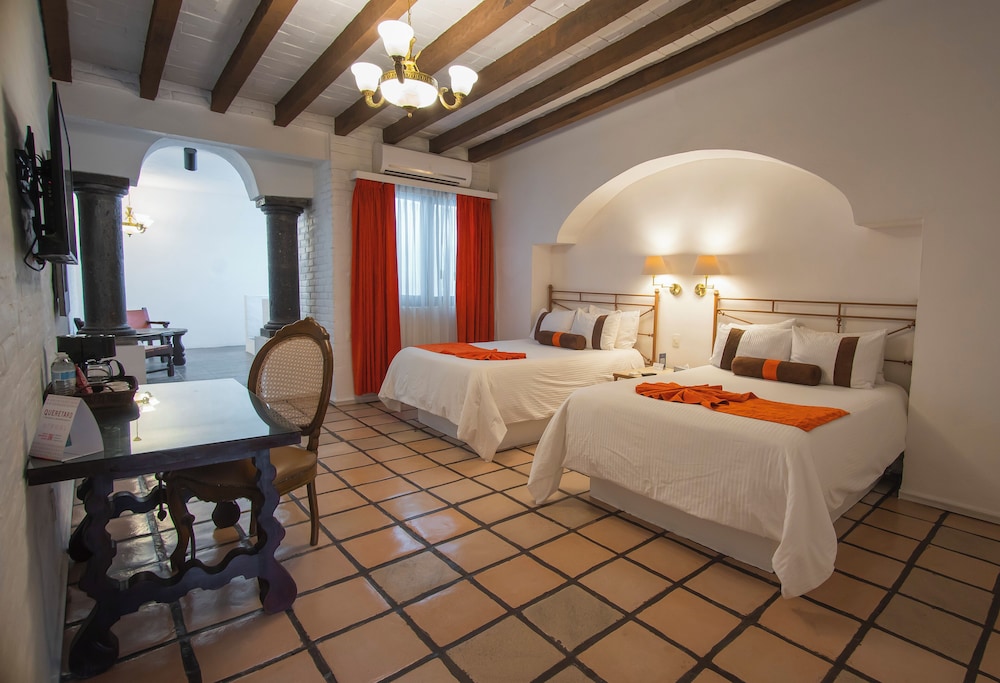 Junior Suite, 2 Double Beds - Photo 1