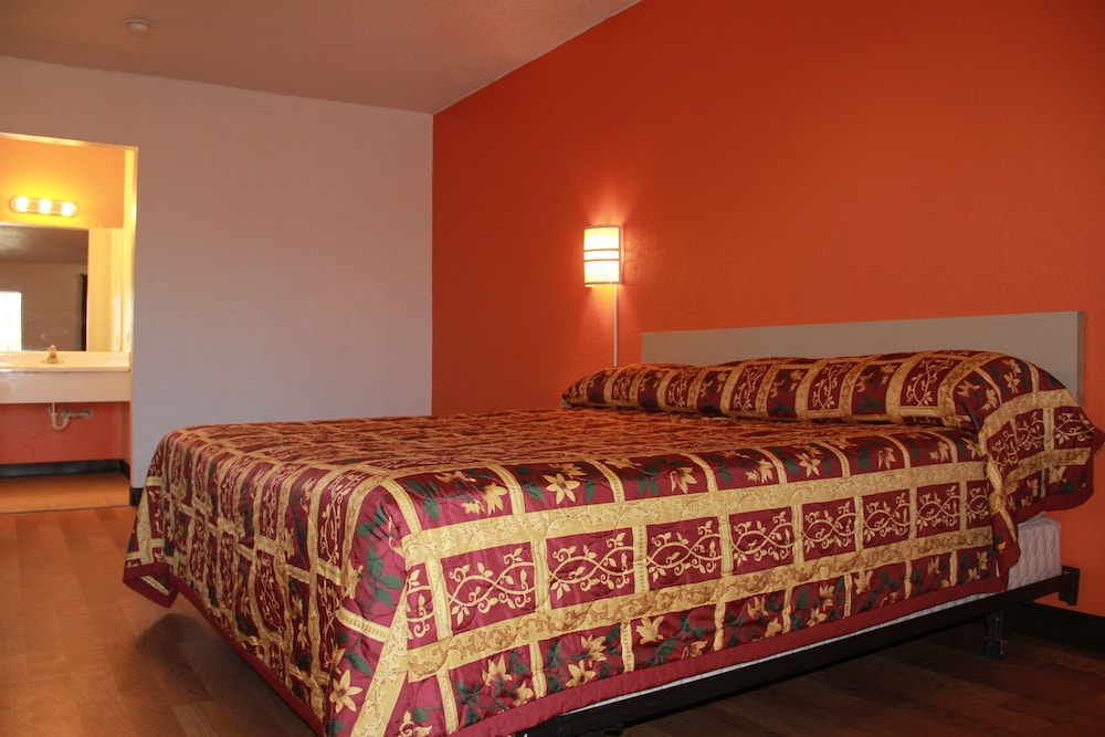 Standard Room, 1 King Bed, Smoking
