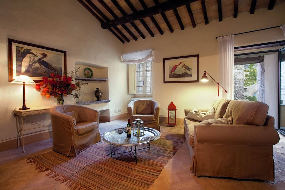 Suite, 2 Bedrooms photo 3