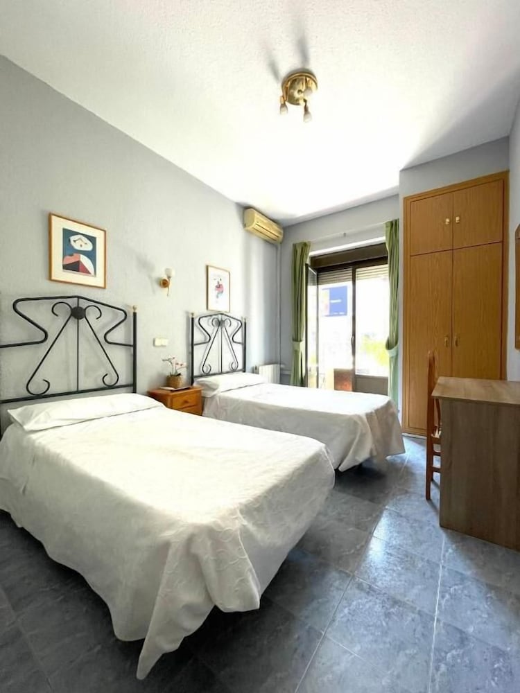 Habitación doble, dos camas individuales con baño privado
