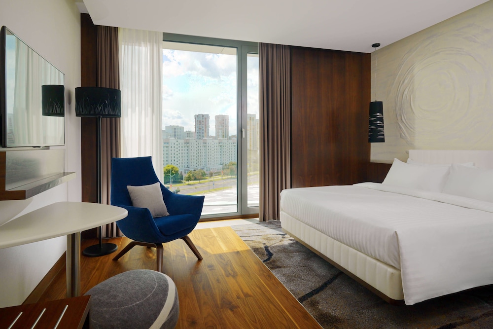 Classic Room, 1 King Bed, City View