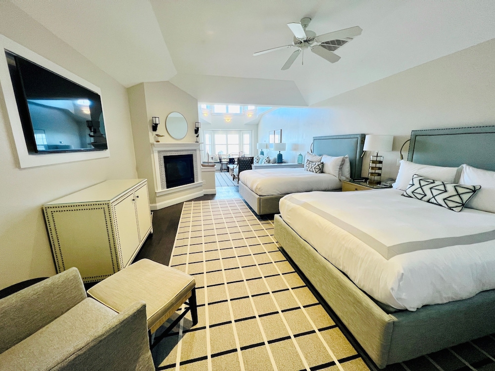 Suite, 2 Queen Beds (Beach House)