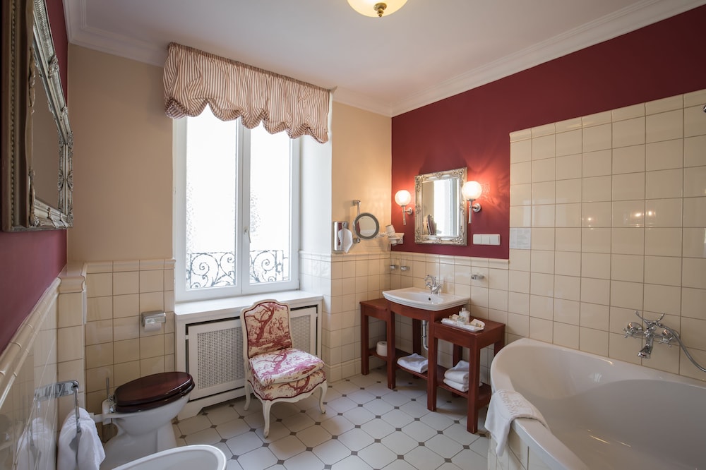 Suite, City View - Photo 9