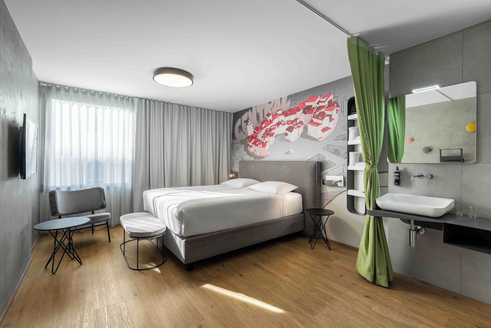 Superior Room, 1 Double Bed (Castle View) - Photo 1