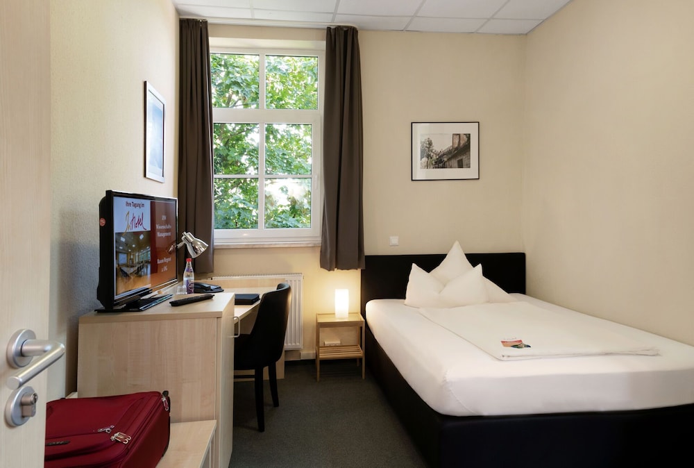 Classic Single Room
