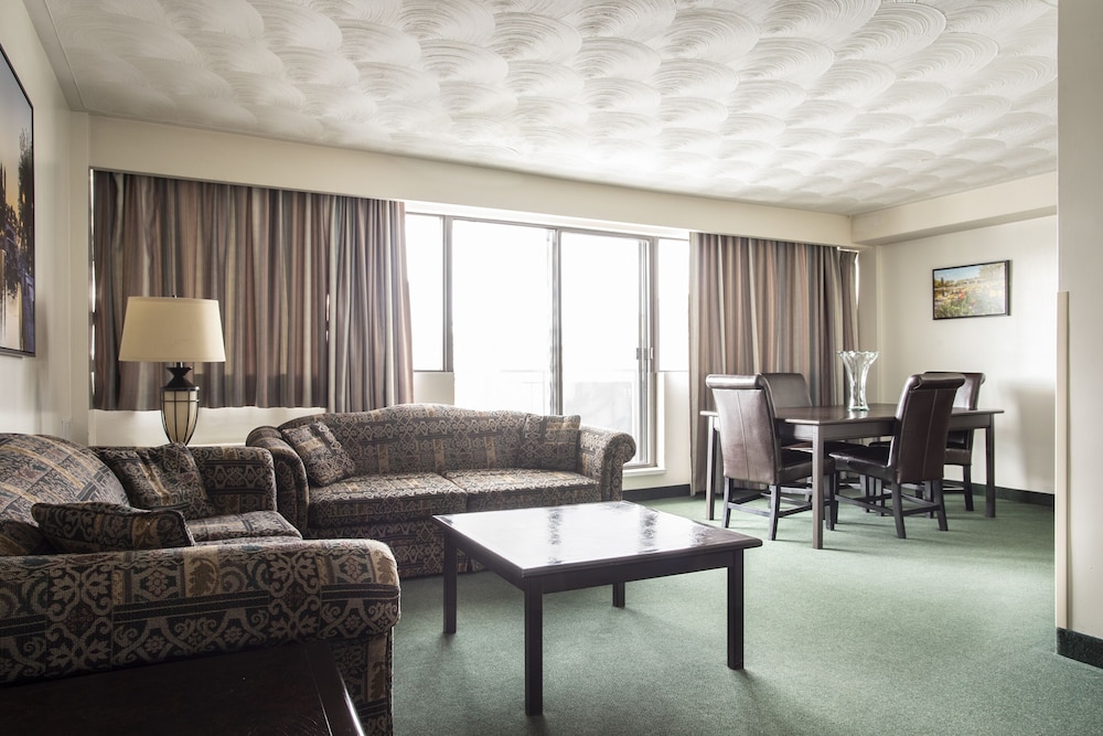 Signature Suite, 1 Queen/King Bed, 1 Queen Sofa Bed - Photo 5