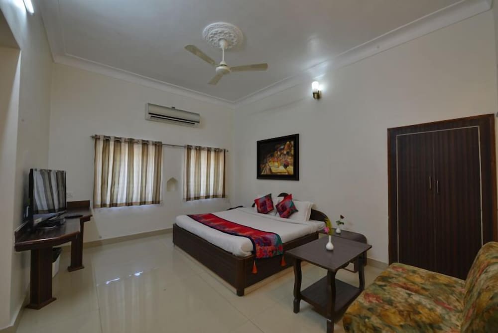 Family Room Ac photo 1