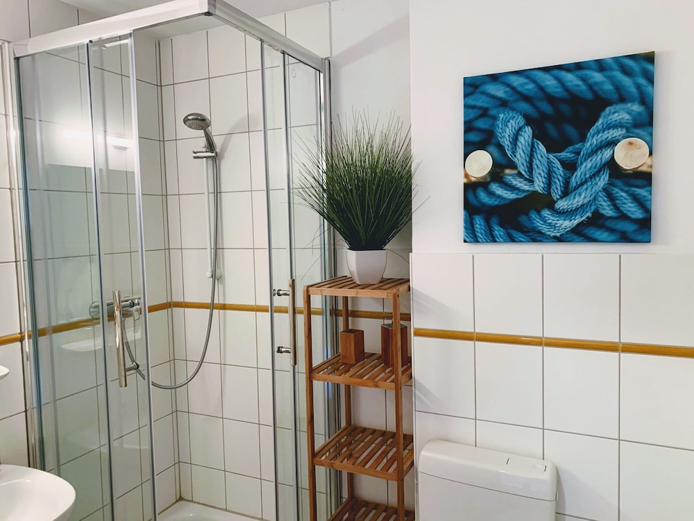 Classic Apartment, 1 Queen Bed (incl. 45€ + 25€ pp service fee) photo 3