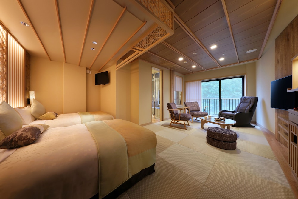 Japanese Western Style Twin Room with Private Hot Spring Bath and Higher View,Non Smoking (Shuhokan) photo 2