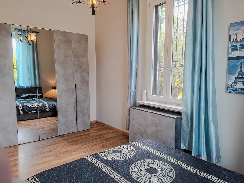 Apartment, Balcony
