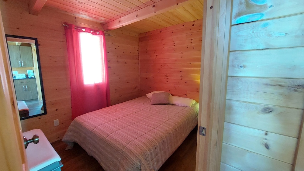 Chalet, 2 Bedrooms, Kitchen, Beach View photo 2