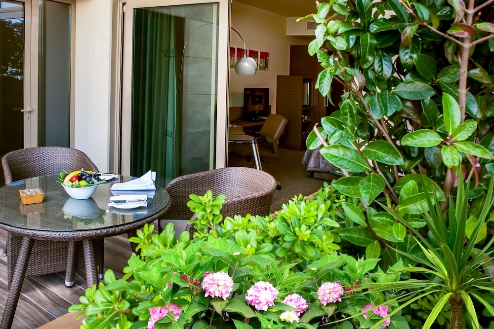 Comfort Room, Terrace photo 2