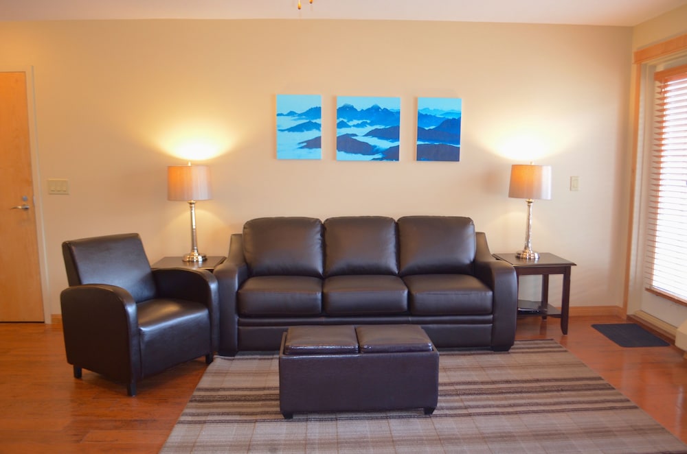 Luxury Condo, 1 Bedroom, Balcony, Mountain View, photo 6
