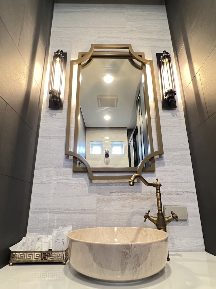 Deluxe Suite - Photo 3