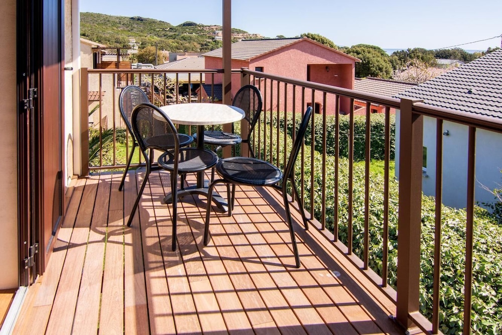 Family Room, Terrace photo 3