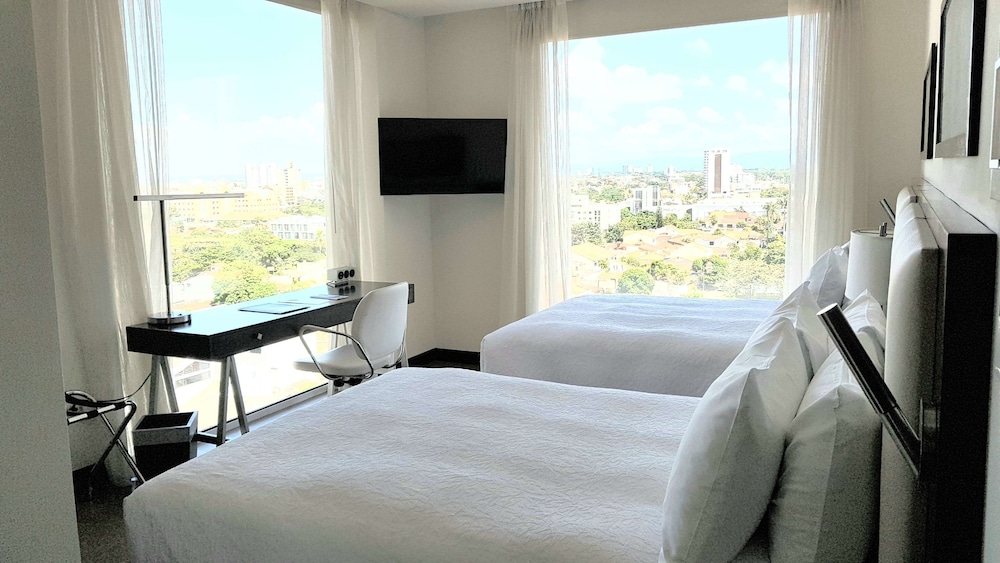 Room, Multiple Beds