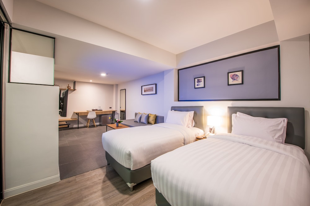 Deluxe Plus Twin Room - Photo 2