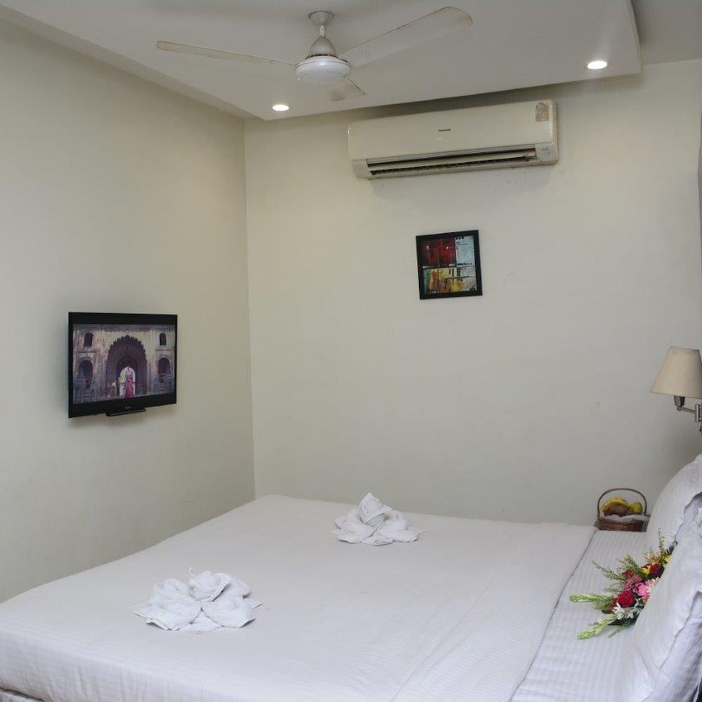 Royal Room photo 2