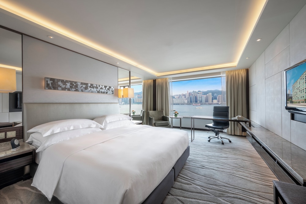 Classic Room, 1 King Bed, Club Lounge Access (Victoria Harbour View)