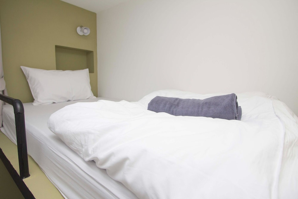 Bed in 8 Beds Female Dorm photo 2