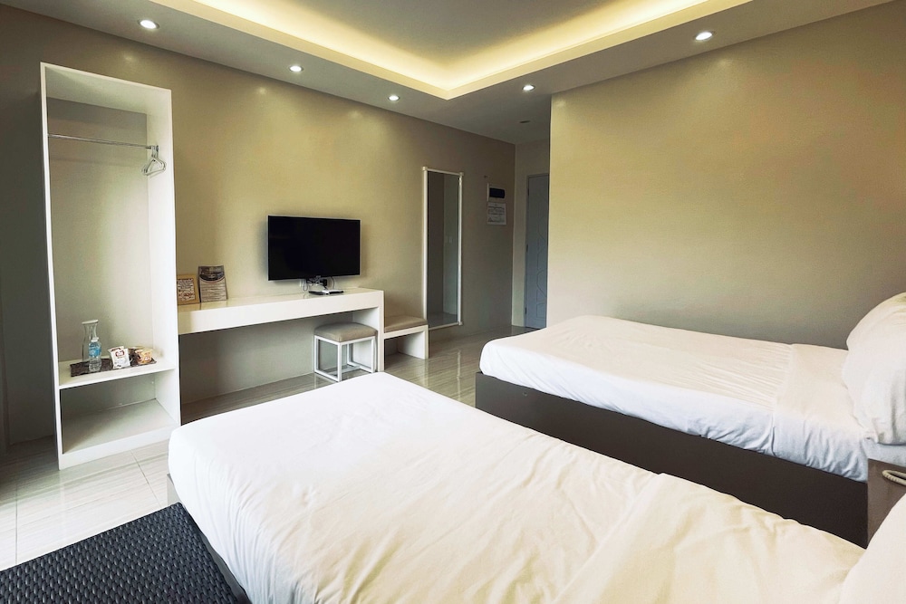 Deluxe Suite - Photo 3
