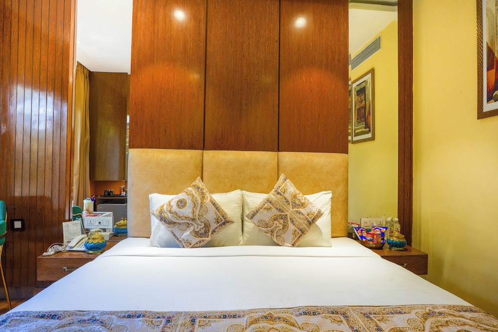 Jallianwala Bagh View Luxury Room - Photo 5