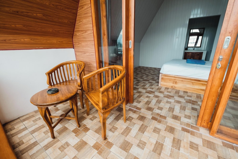Deluxe Room - Photo 9