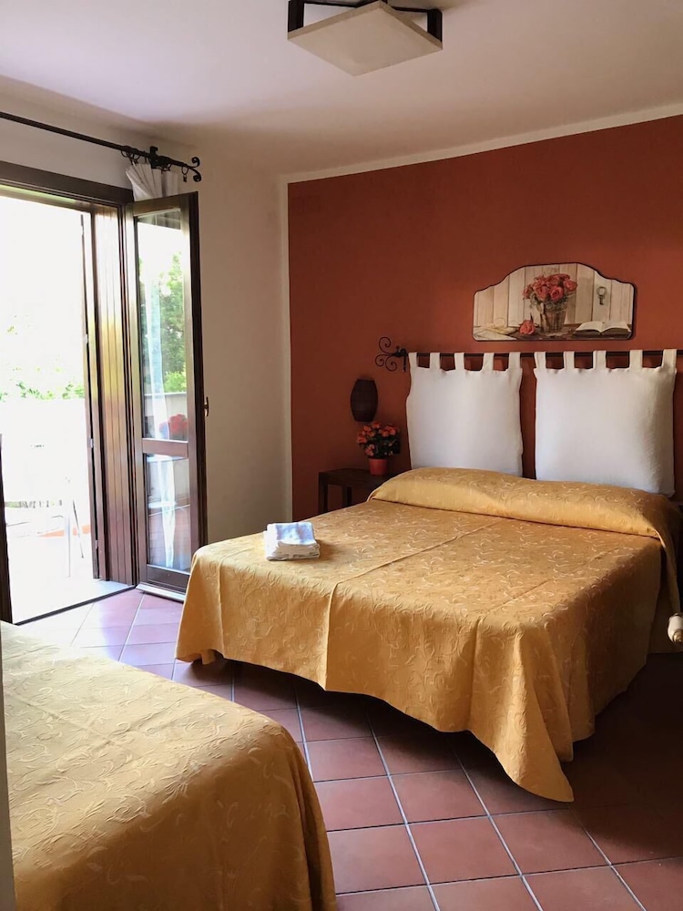 Triple Room, Private Bathroom (External)