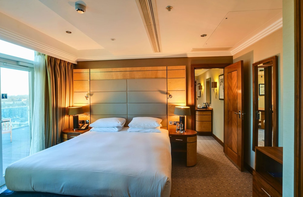 Executive Terrace Suite, 1 King Bed, Terrace, City View