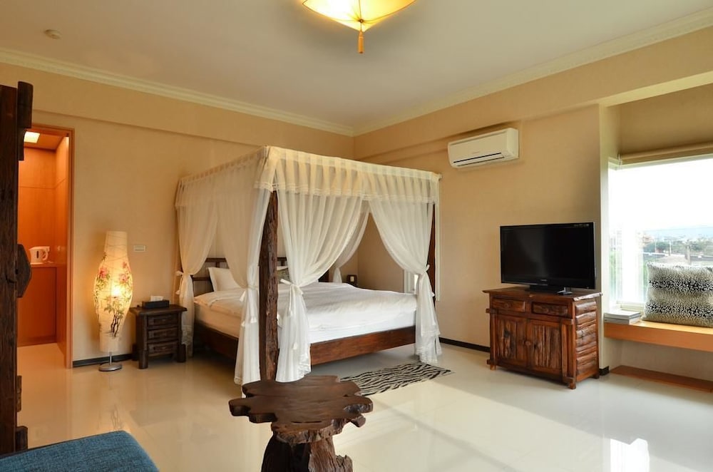 Deluxe Double Room, 1 Queen Bed photo 2
