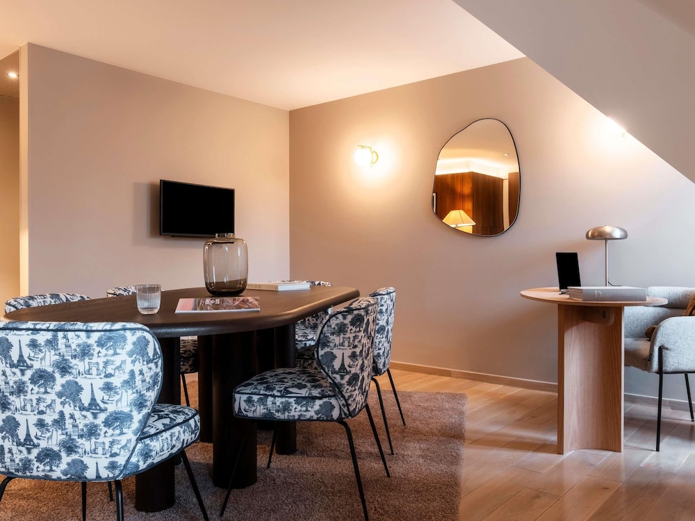 Standard Suite, 1 Double Bed with Sofa bed photo 2
