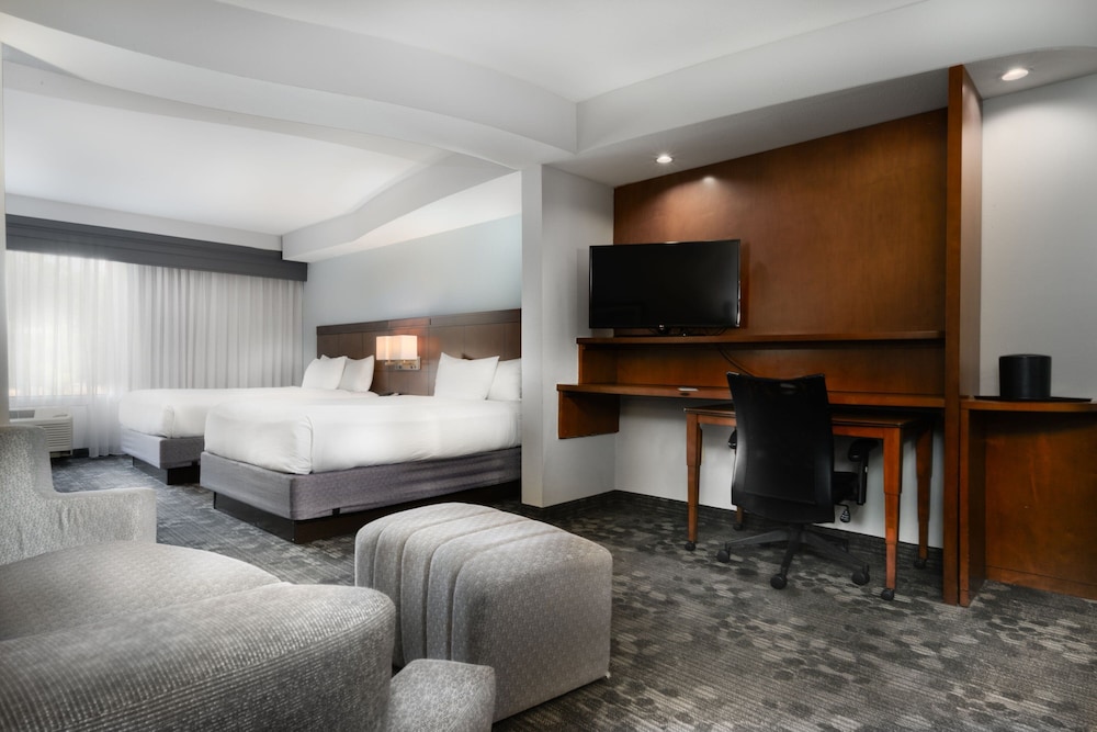 Room, Multiple Beds
