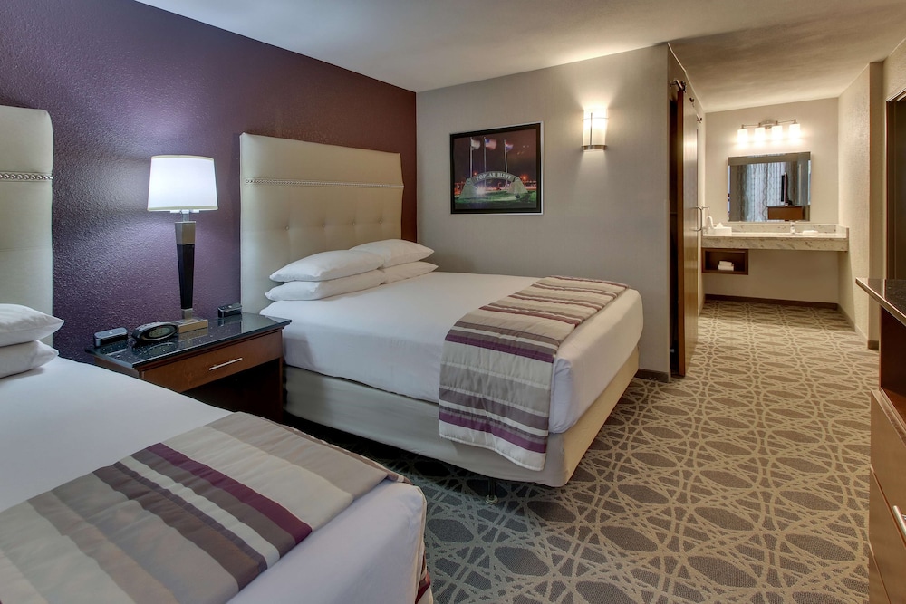 Suite, 2 Queen Beds, Accessible, Refrigerator & Microwave (Sofabed, 2 Rooms, Tub) photo 2