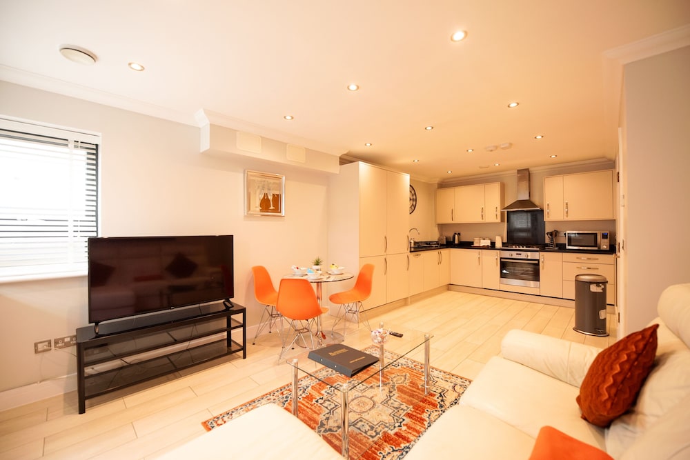 Luxury Apartment, Private Bathroom