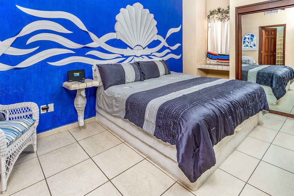 Condo, 1 Bedroom, Sea View, Corner