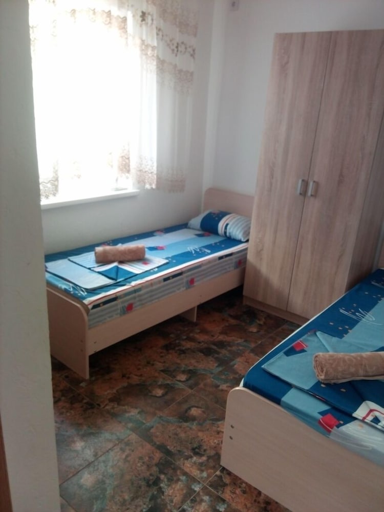 Economy Room, Partial Sea View photo 1