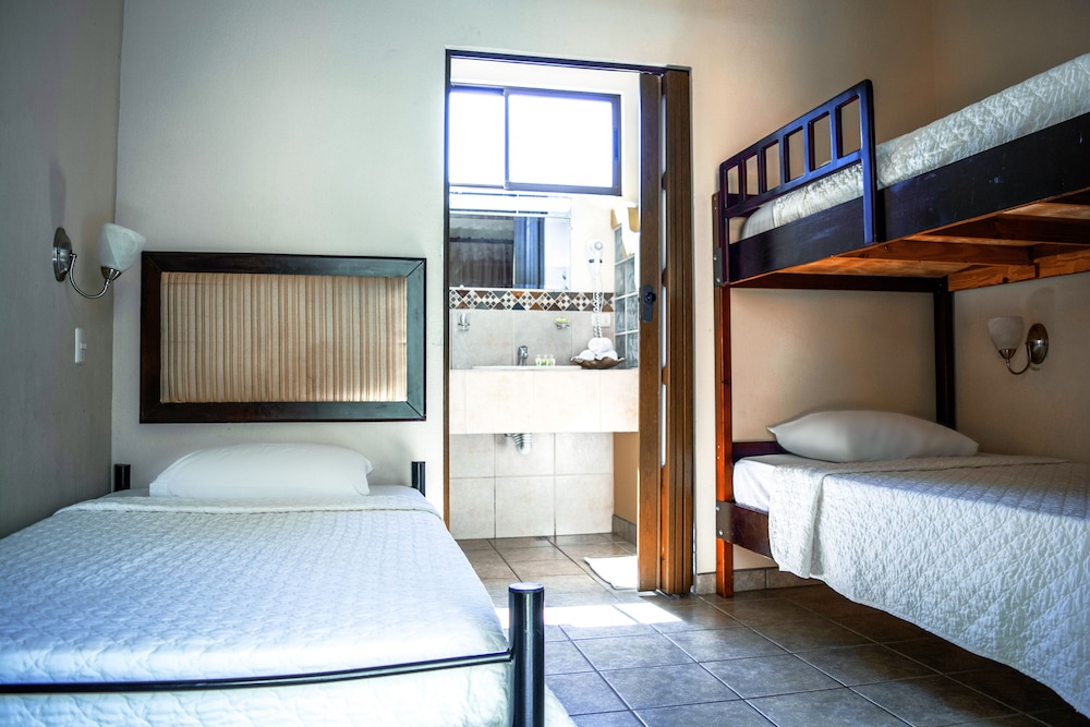 Economy Triple Room, 1 Bedroom, Pool View photo 2