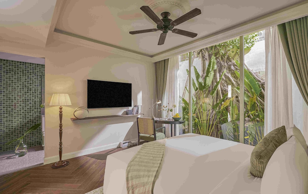 Superior Room, 1 King Bed