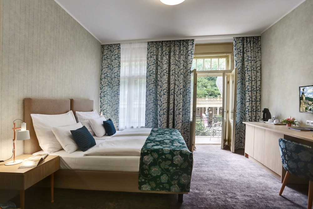 Superior Double Room, 2 Twin Beds, City View photo 1