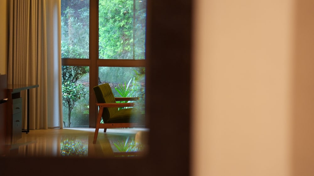 Grand Room, Garden View
