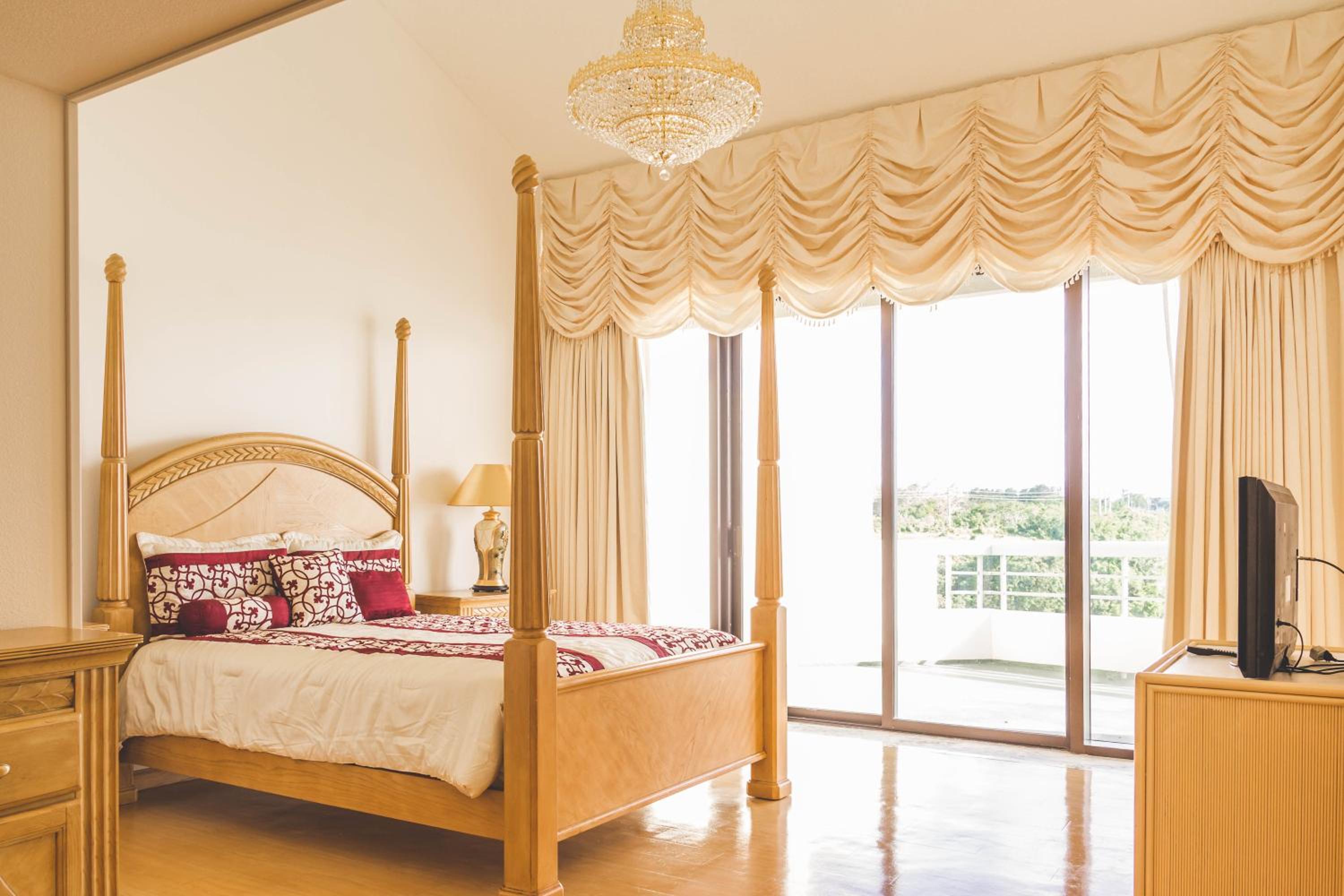 Presidential Four-Bedroom Suite (Premier Penthouse)