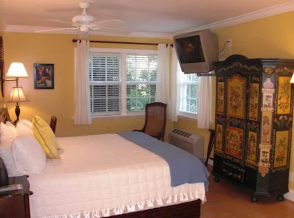 Standard Room, 1 King Bed - Photo 1