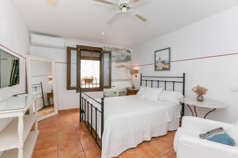 Habitación Individual Estándar, con Baño, Vista al Patio (HAB. 7)