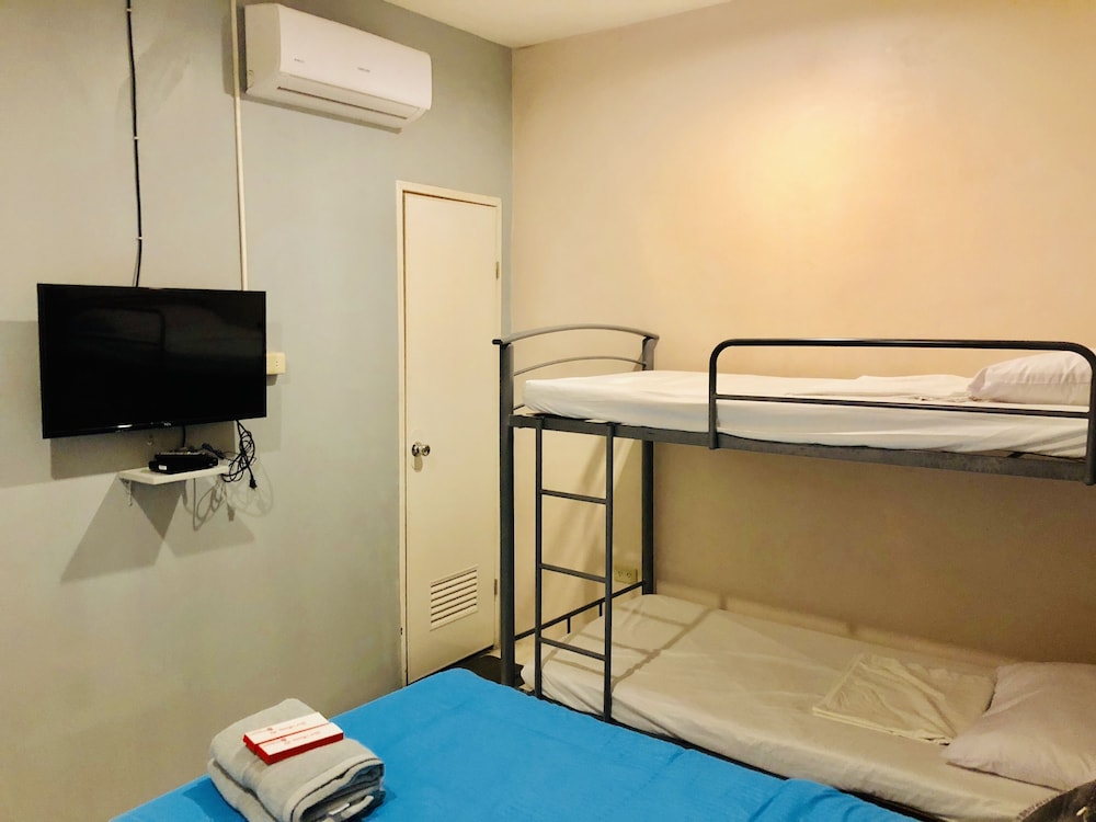 Economy Quadruple Room photo 3