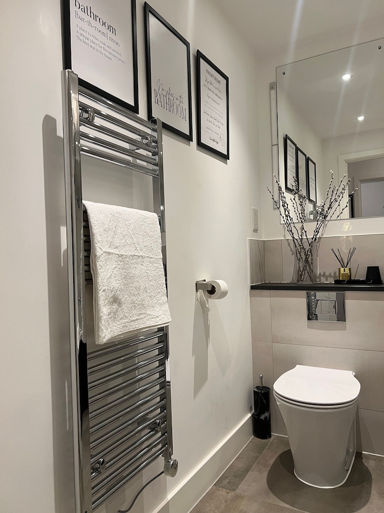 Modern 1-bed Apt in Harrow Near Heathrow Airport & Wembley, Bilde 14